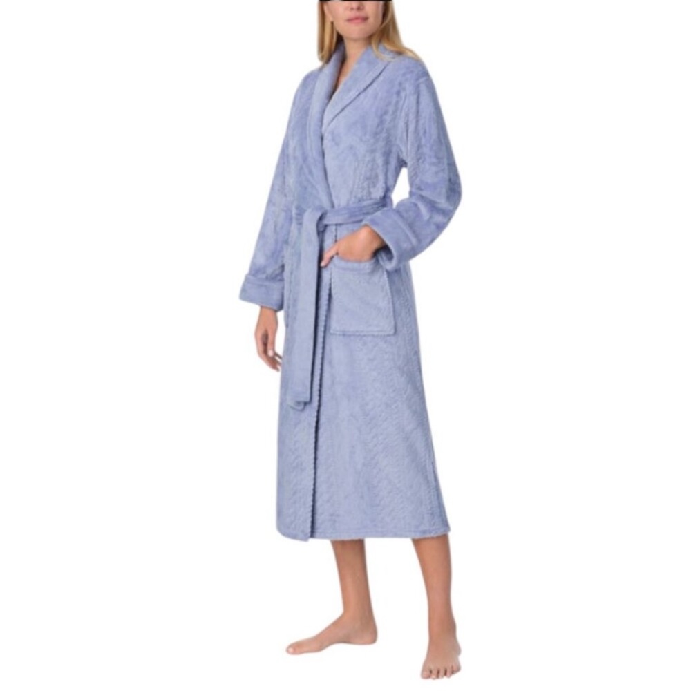 M: Room Service Plush Wrap Robe - Picture 3 of 11